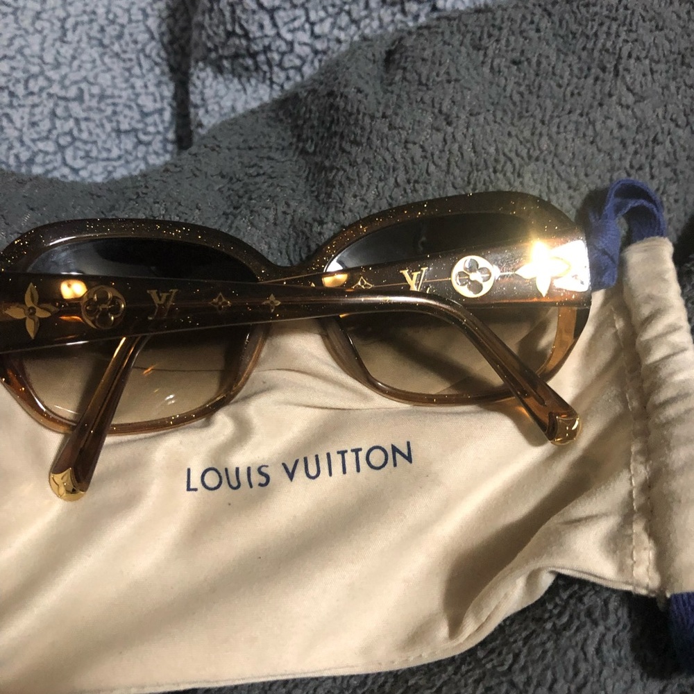 Gifted to me, needing some extra money